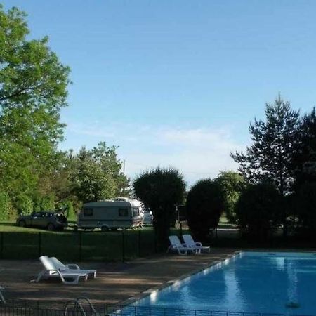 Camping De La Croix D'Arles Bourg (Haute-Marne) Exterior foto