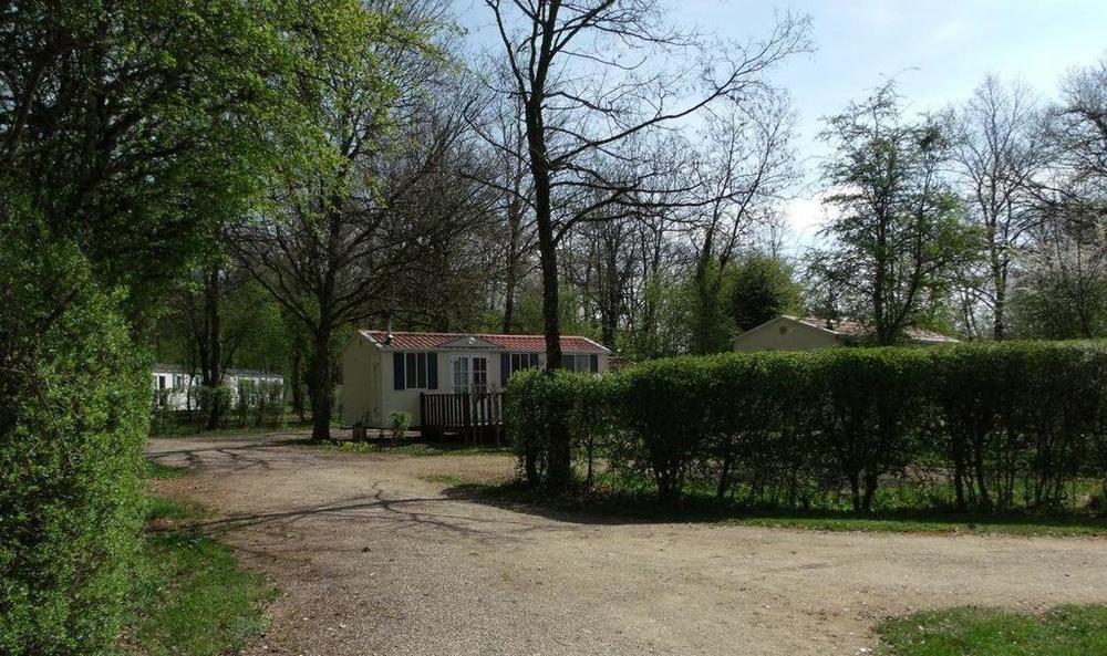 Camping De La Croix D'Arles Bourg (Haute-Marne) Exterior foto